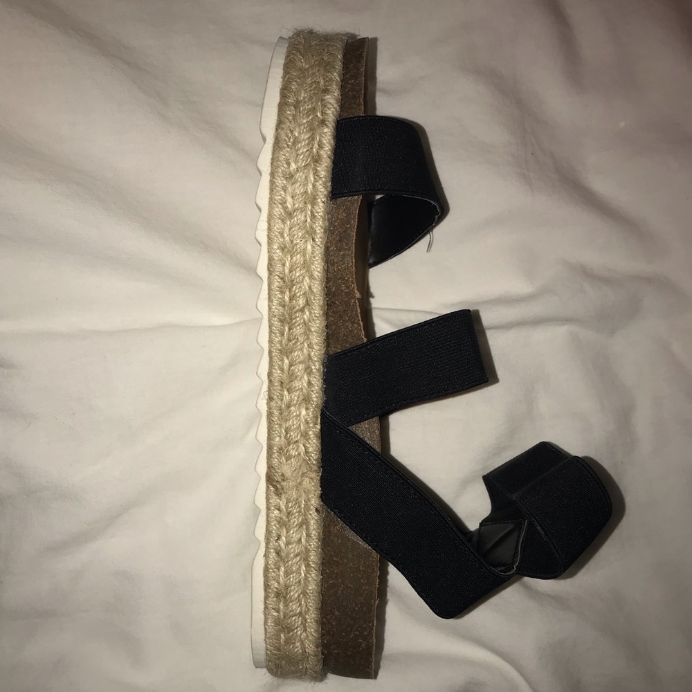 Platform sandals, double strap, black.